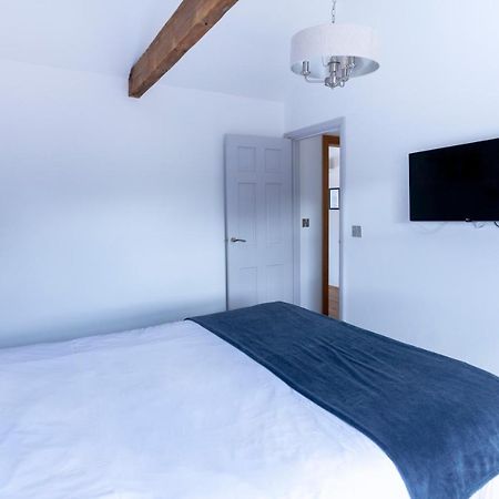 Apartment 6 At Number 8: City Centre, 1 Bedroom, Sofa Bed In Lounge 坎特伯雷 外观 照片