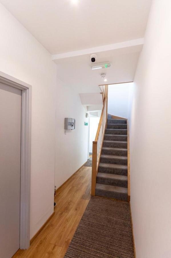 Apartment 6 At Number 8: City Centre, 1 Bedroom, Sofa Bed In Lounge 坎特伯雷 外观 照片