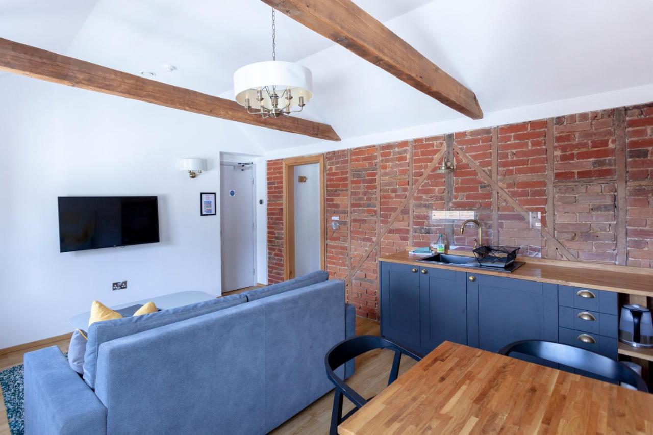 Apartment 6 At Number 8: City Centre, 1 Bedroom, Sofa Bed In Lounge 坎特伯雷 外观 照片